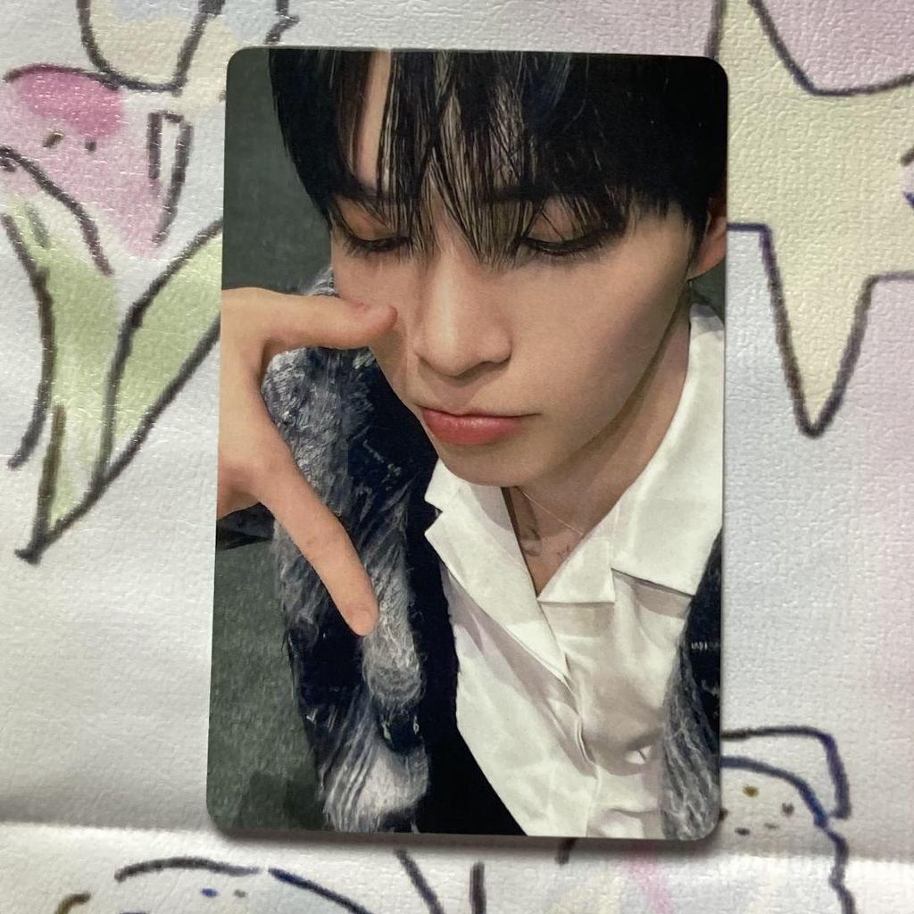 [USED] ZB1 Hanbin Zebewan B Prize Rock-Paper-Scissors Loser Trading Card