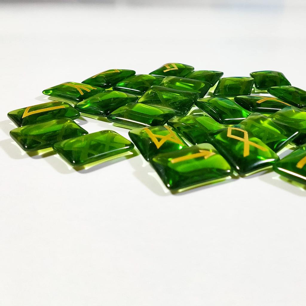 Easy-to-Use Magical Goods: Rune Divination Beginner's Set: 25 Cute, Thin Rune Stones (Green Quartz) for Free Rune Readings [Sedona Magic]