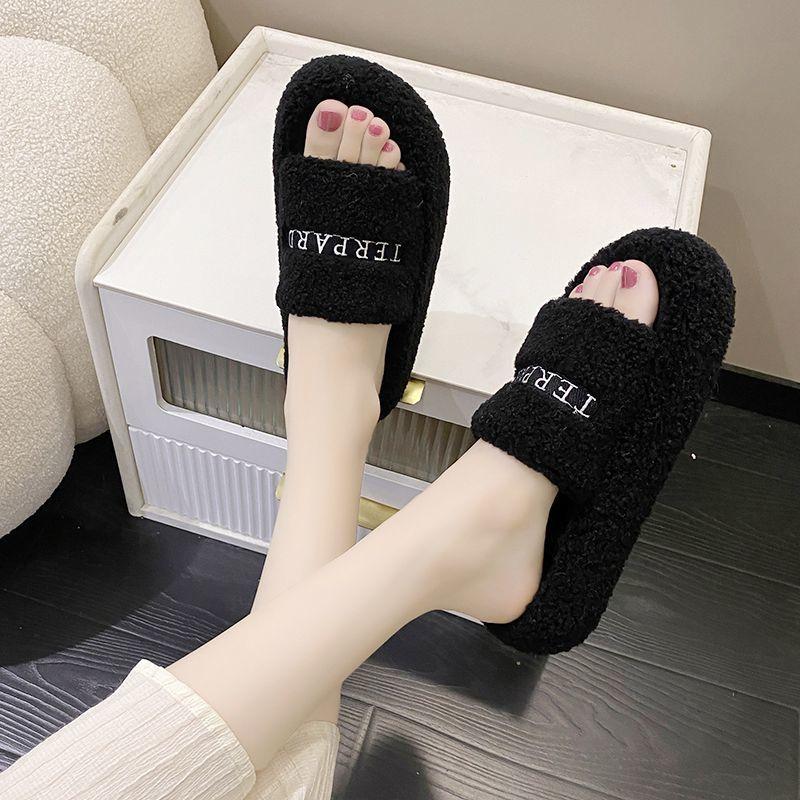 Thick-bottomed fluffy slippers women's high-end outer wear 2025 autumn and winter new home cotton slippers lamb wool one-word drag