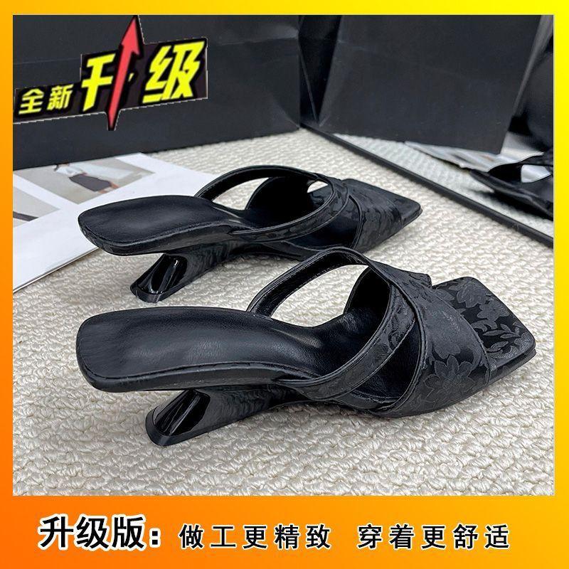 New sandals 2025 spring and summer fairy square head slippers French temperament silver fashion open-toe sandals