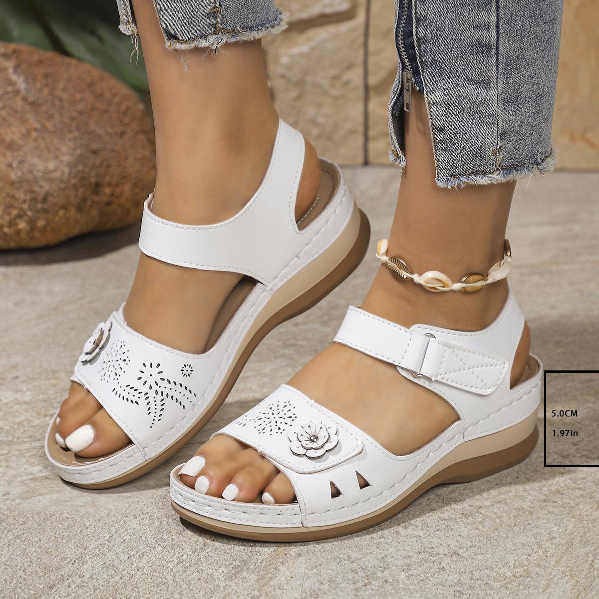 

Сандалии новые каблук подошва лето плоский наклон 2025 импортные торговые сандалии женские носить толстые большие цветочные сандалии 36 белый