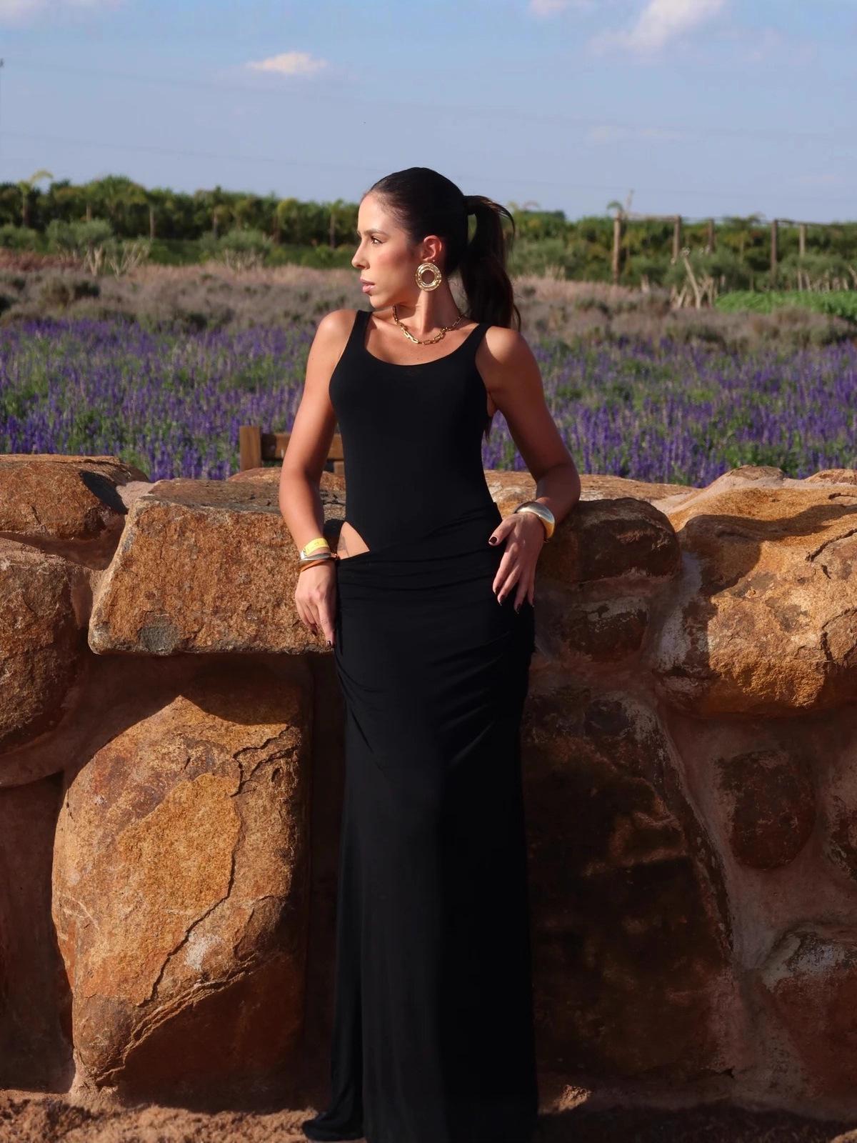 

Trendy European & American Spaghetti Strap Slim Fit Pleated Long Dress with Sexy Patchwork Hollow-out Design M чёрный