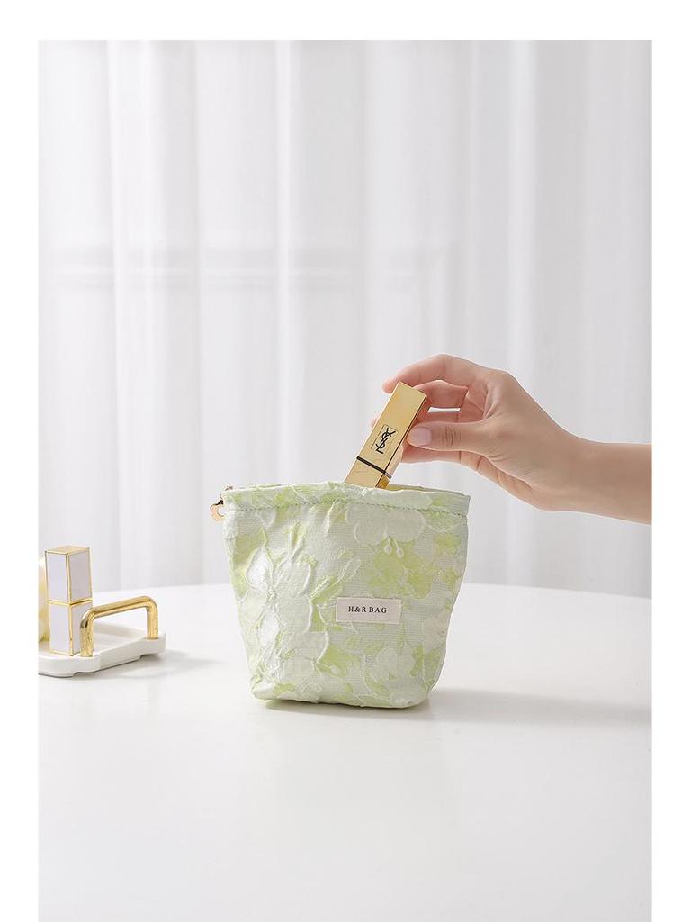 Luxurious Embossed Jacquard Makeup & Skincare Clutch - Large Capacity Toiletry Bag