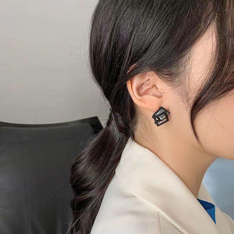 Fashionable And Creative Simple Geometric Inlaid Zircon Earrings Neutral And Cool Black Personalized Daily Party Jewelry Gifts