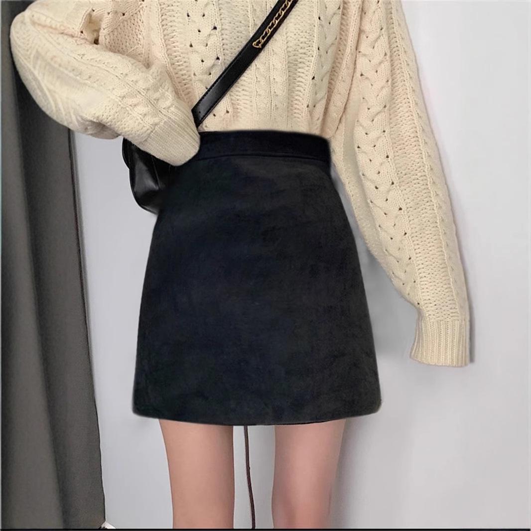 

Plus Size High Waist Velvet Midi Skirt: Slimming, Hip-Hugging, A-Line Design for Fall and Winter S [For 81-90 lbs]