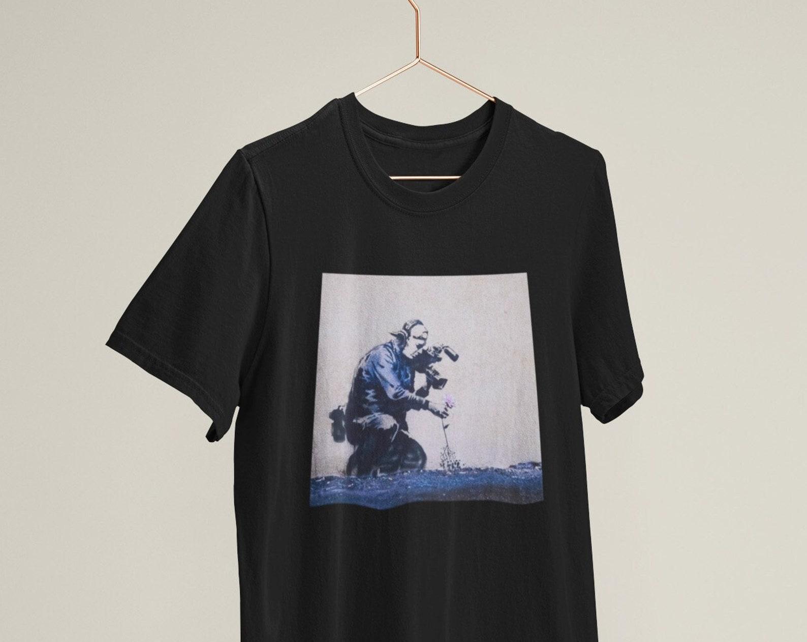 Cameraman and Flower Banksy Street Art / Heavyweight cotton unisex T shirt with print tee top XL