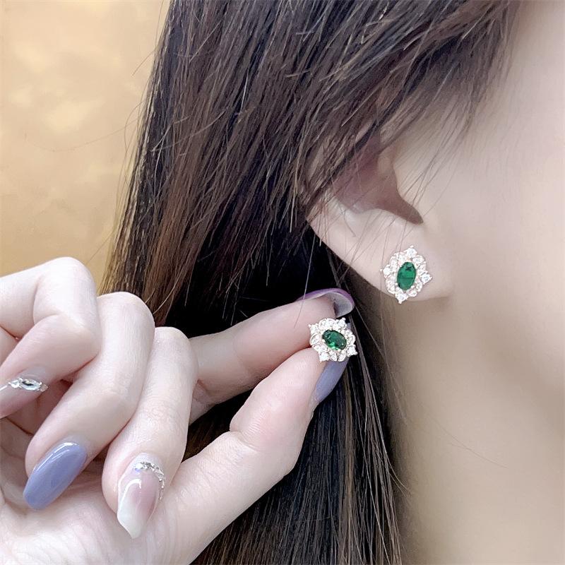 

Exquisite Green Gemstone Jewelry Sets Necklace Ring Earrings Luxury Diamonds Inlaid Palace Style New In Collar Chain Pendant