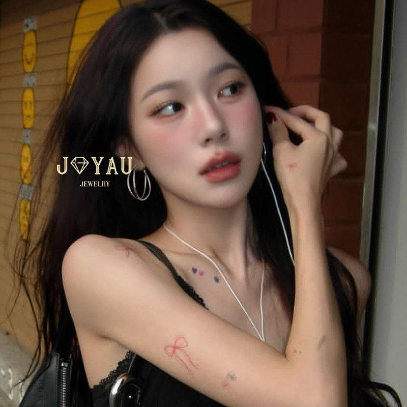 

Joyau Monica Cross Double-Layer Ear Ring Painless Ear Clip Ear Studs European and American Retro Niche Simple Simple Bracelet Earrings A Pair of Silver Earrings [Pierced Ears Required]