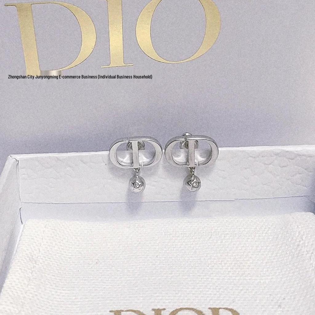 Auf Lager: Damen-Sternohrringe mit CD-Quaste und Diamantstecker in 925er Silber