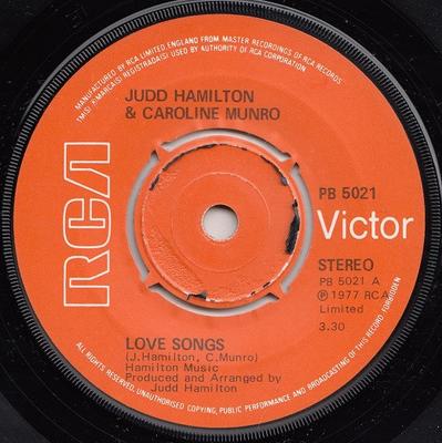 7palcová deska JUDD HAMILTON & CAROLINE MUNRO - Love Songs PB5021 RCA Victor 1977 UK Pop Použitá