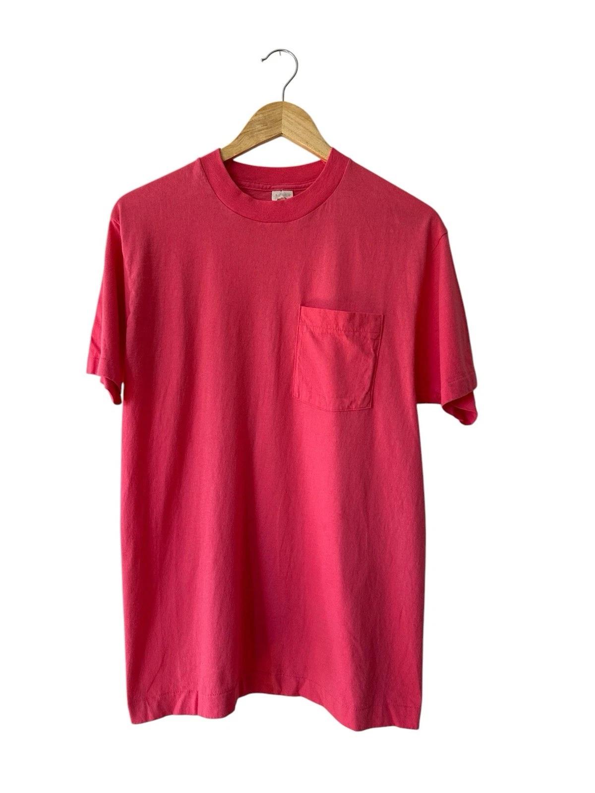 

Vintage Fruit Of The Loom Blank Single Stitch Pocket T-Shirt Dark Pink Large 4XL