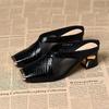 2026 Nueva Moda Femenina Cabeza de Hierro Tacón Grueso Tacón Alto Medias Zapatillas Verano Uso Exterior Cubre Pie de Goma Zapatos