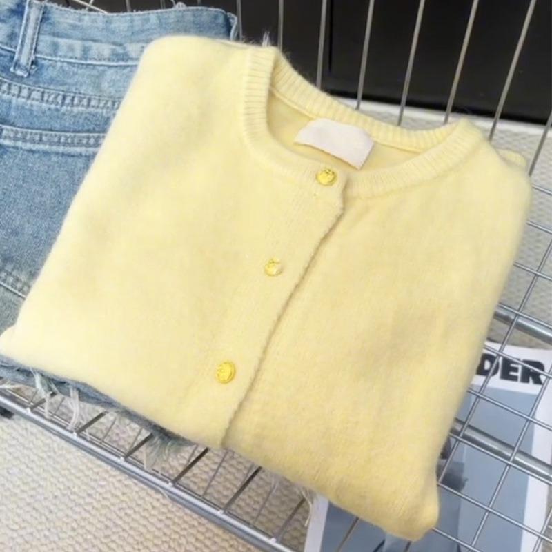 White milk yellow retro small gold buckle wool soft waxy knitted cardigan sweater women's autumn and winter