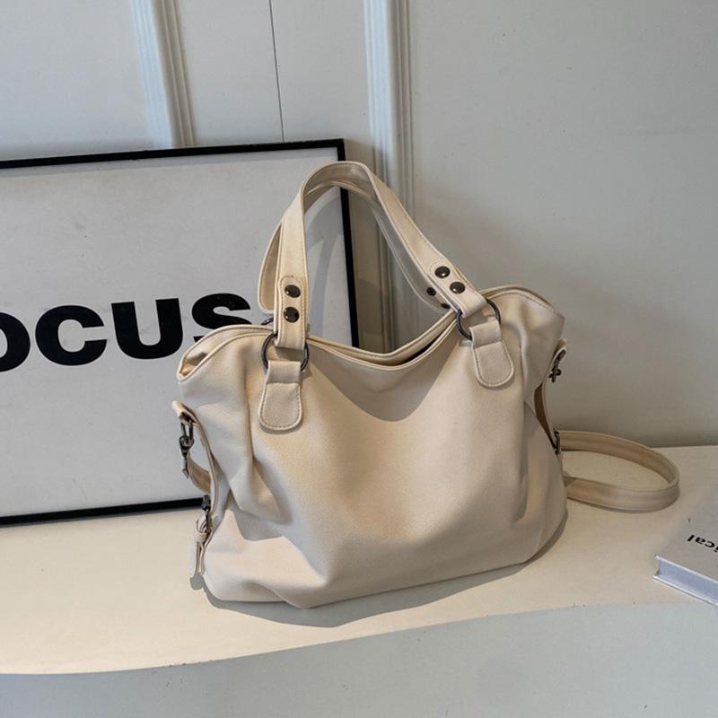 Retro Large Capacity Shoulder Bag Luxury Black Classic Messenger Bag High-quality Leather Commuting Tote Bag Niche Shoulder Bag