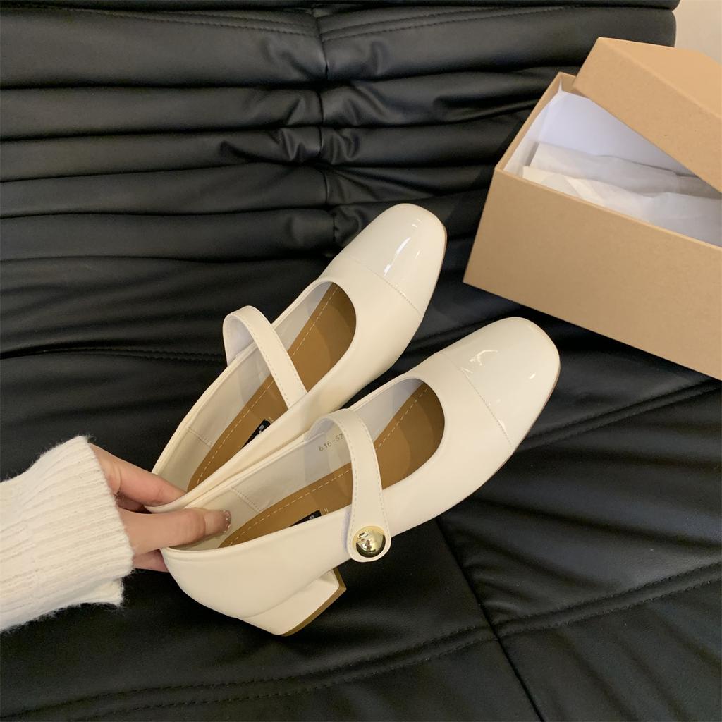 French evening wind light mouth single shoes women's middle heel 2025 autumn Korean version retro gentle temperament fairy thick heel Mary Jane
