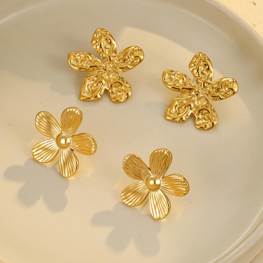 GEMCHIC Women's Vintage 18K Gold Plated Stainless Steel Five-Petal Flower Earrings Luxury Textured Floral Studs Fashion Jewelry