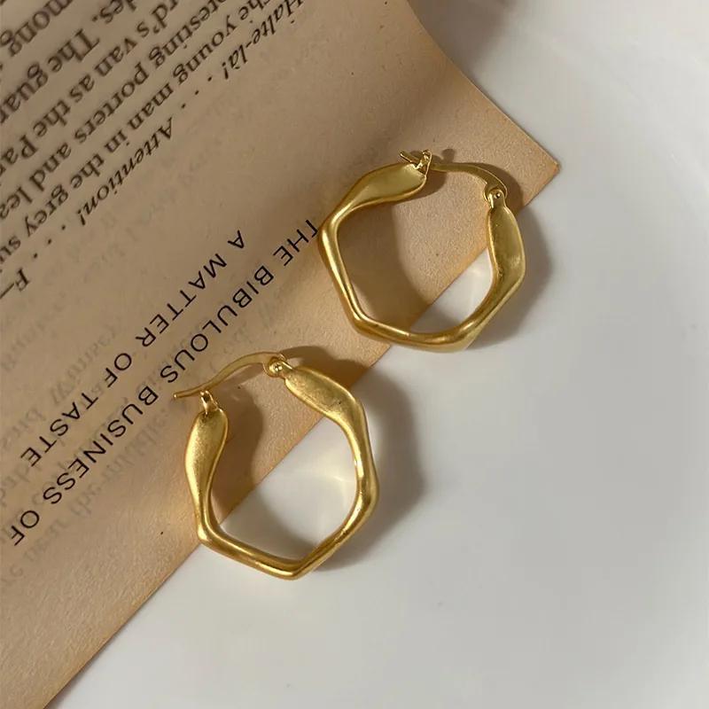 

Simple Golden Metal Style Matte Hexagon Earrings For Women Fashionable Personalized Daily Accessory Party Zircon Birthday Gifts
