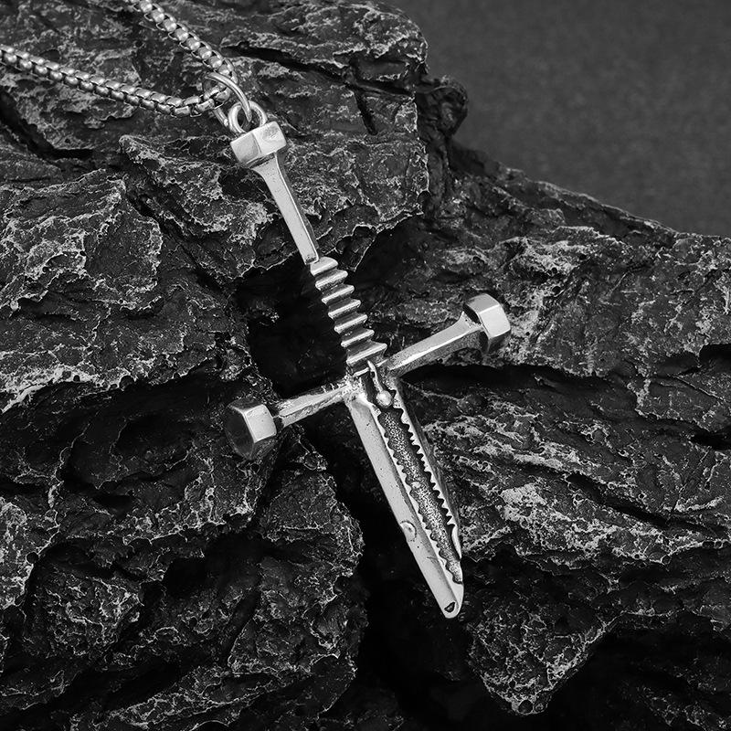 Retro Broken Sword Necklace Trendy Men Personality Made of Old Imitation Thai Silver Broken Sword Cross Pendant Mens Collarbone Chain