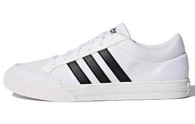 Încălțăminte unisex – Adidași