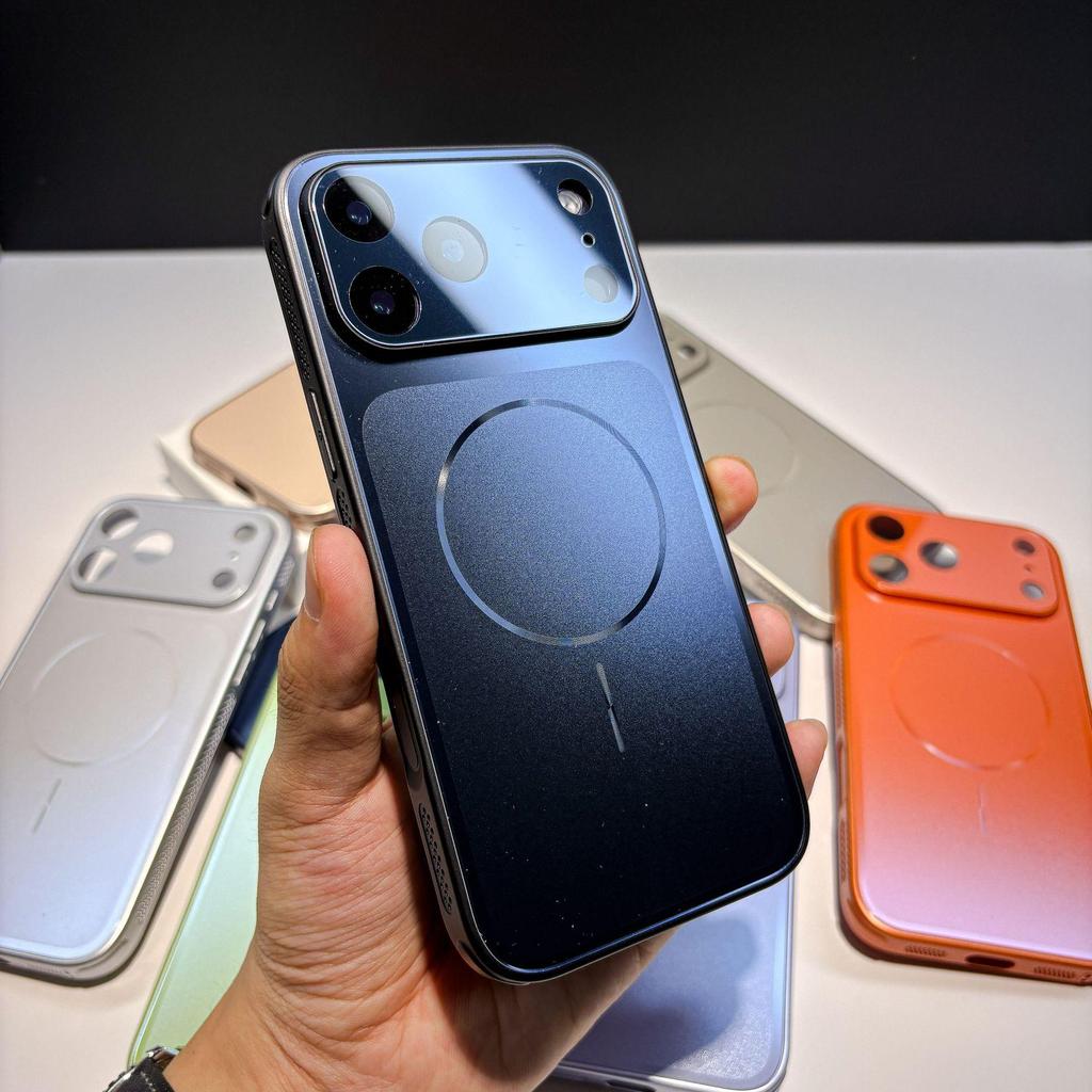 Coque iPhone 16 Pro Max Instant 17 Star Universe Orange avec Lentille à Couverture Totale, Grande Fenêtre, Design Magnétique, et Protection Anti-Chute