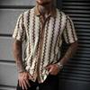 Camisa de malha masculina de manga curta com gola contrastante, textura de grade vertical, frente com botões, top casual retrô para o dia a dia na rua