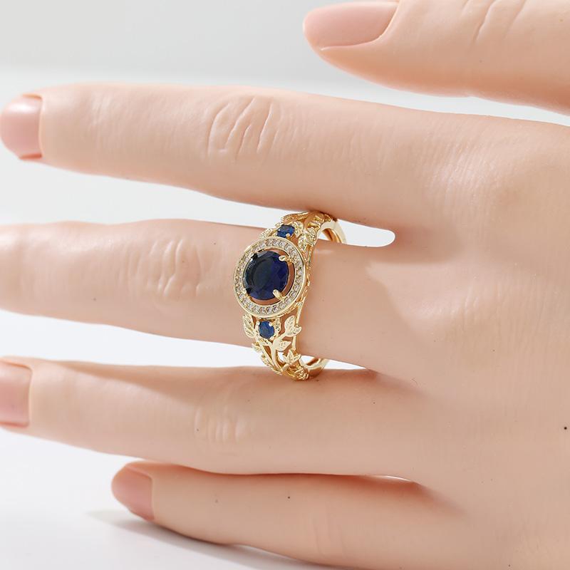 Gorgeous Inlaid White Blue CZ Women's Ring Sparkling Gold Color Hand Carving Leaf Daily Wear Party Jewelry Anniversary Gift