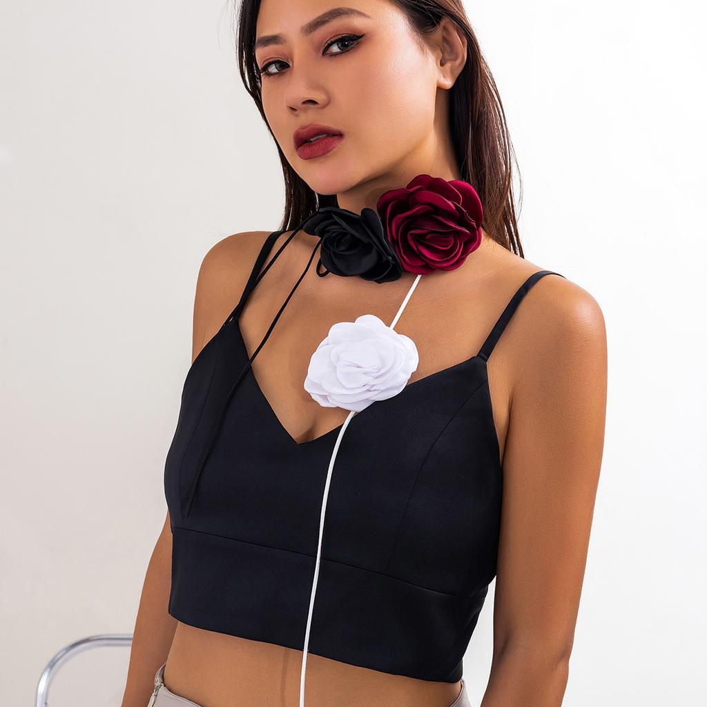 Collana a Choker con Cinturino Floreale e Rosa Tridimensionale Set di Collane Lunghe Camelia Francese Per Donna