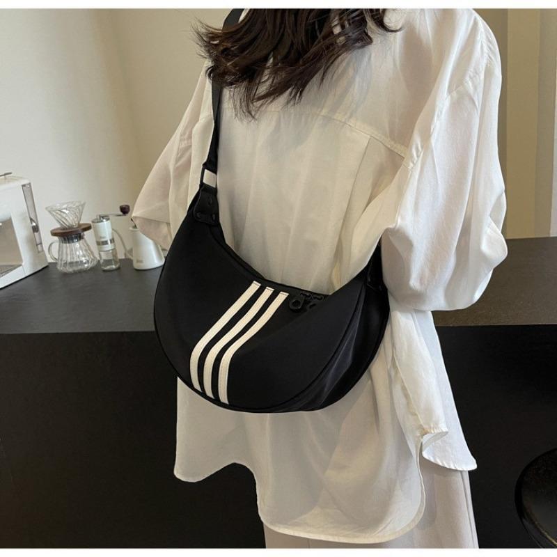 Women's Bags, Niche Design Sense, Dumpling Bags, Casual and Lightweight, Commuting Nylon Bags, Messenger Bags, Women