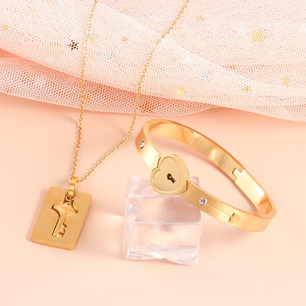 Couple Stainless Steel Bracelet Love Heart Lock Bracelets Bangles Key Pendant Necklace for Women Men Lover Jewelry Set Gift