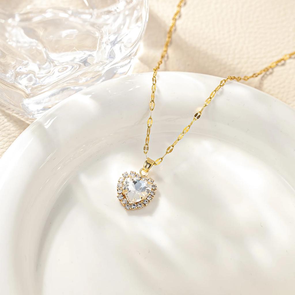 Stainless Steel Chain Classic Shiny Colorful Zircon Love Heart Pendant Necklace for Women Cute Simple Jewelry Accessories Gifts