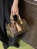 Borsa a Mano/Tracolla Versatile a Cuscino da Donna 2026 con Occhiali da Lettura e Foulard di Seta