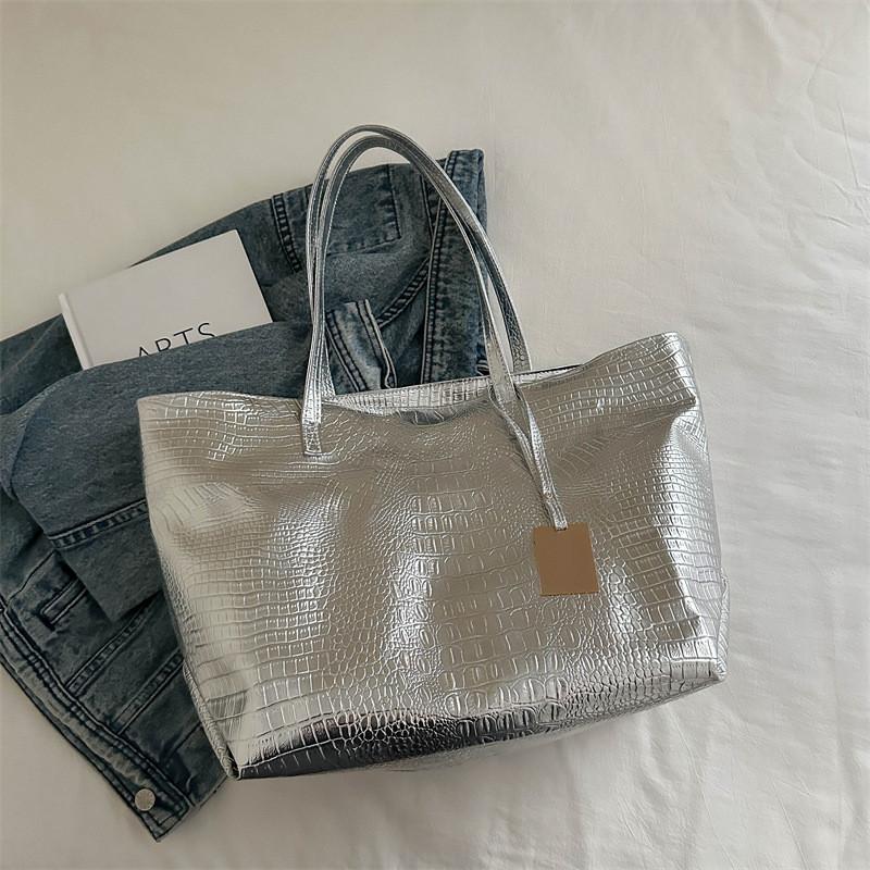 Stylish Korean Casual Tote Bag For Women With Trendy New Design And Spacious Interior