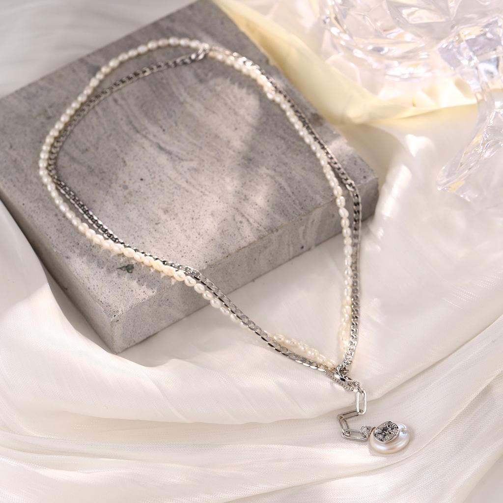 European and American necklaces, collarbone chains, simple double-layer niche fashion retro pearl love splicing chains