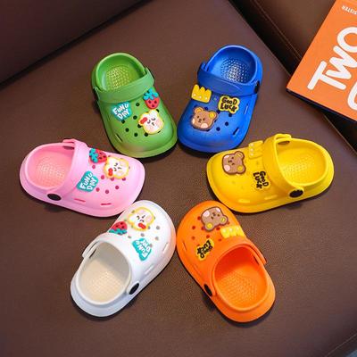 Children's Summer Breathable Non-Slip Clogs: Cute Cartoon Dual-Use Closed-Toe Slippers and Sandals for Boys and Girls
