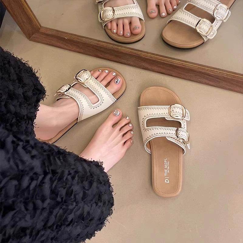 New Fashionable and Casual Soft-soled One-line Beach Flip-flops for Women Wearing Flat Shoes