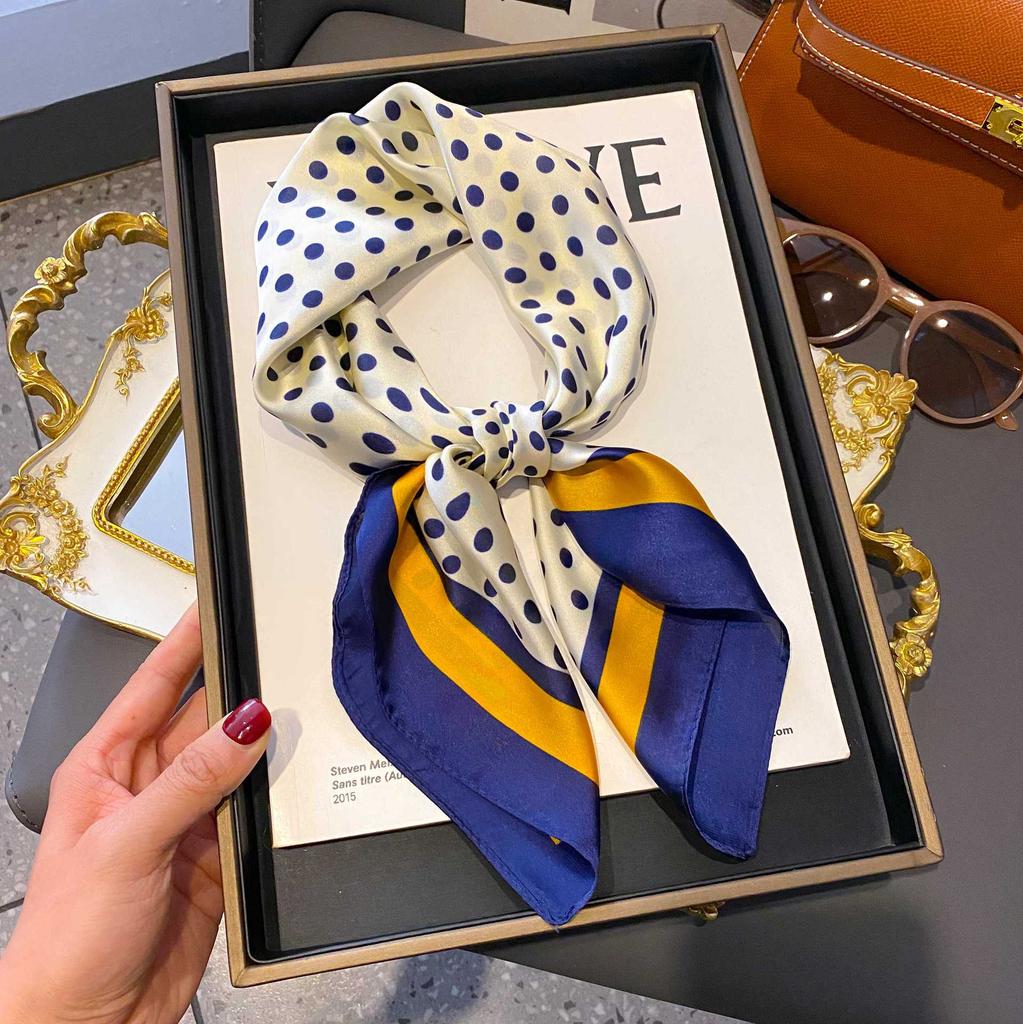 Silk scarf women's neck new scarf with coat 70 small square scarf scarf mother high-end scarf