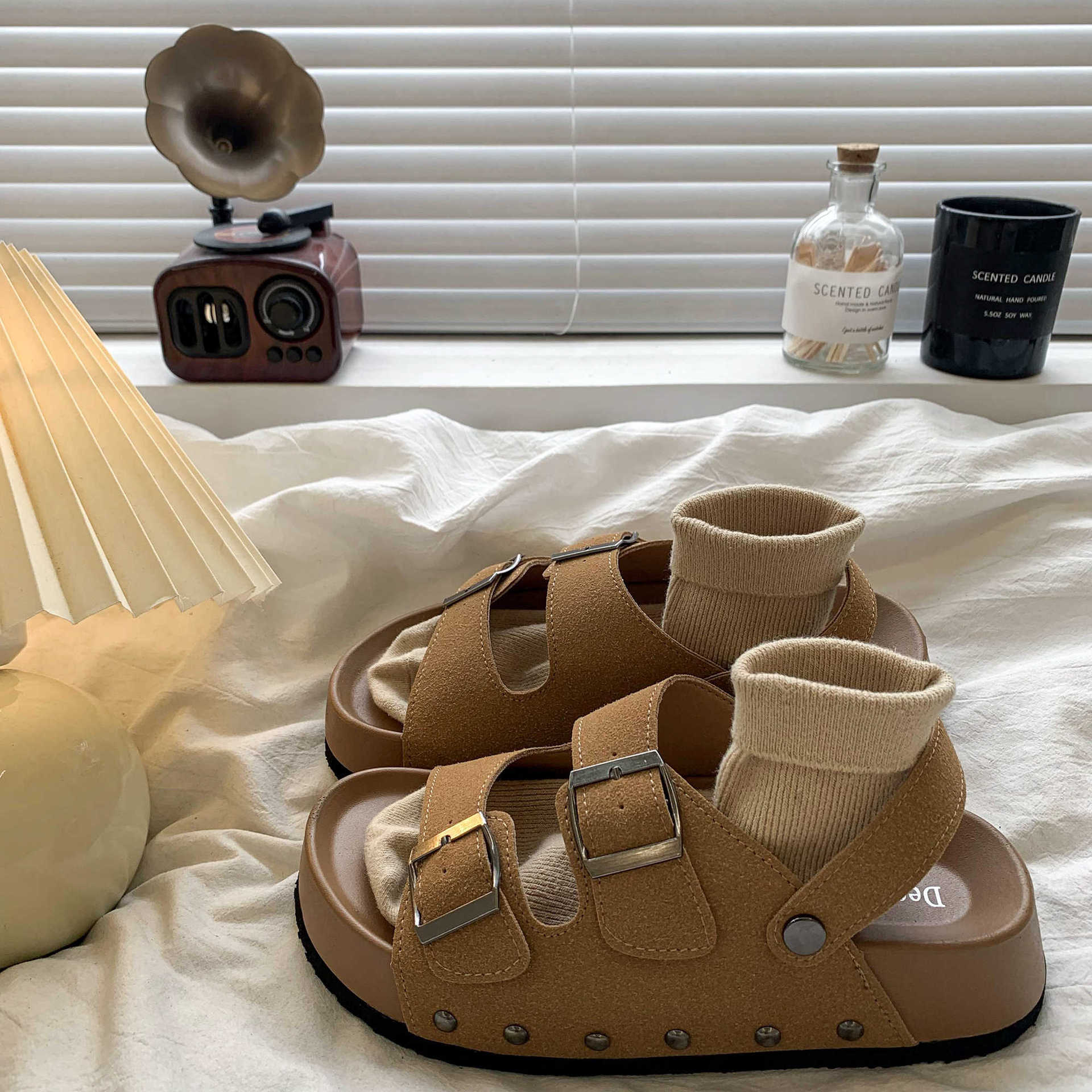 

Ретро модные сандалии женские для улицы весна и лето новые маленькие на толстой подошве повседневные сандалии 40 жёлтый