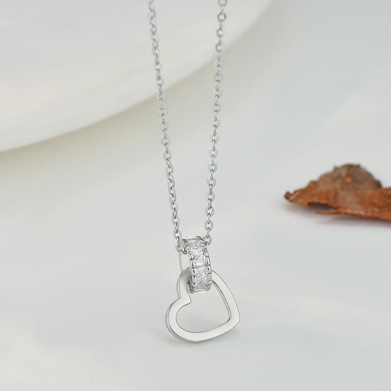 Halsketten Design Sinn für Exquisiten Pendlerstil Liebesanhänger für Frauen Charms Mode Vintage Anhängerschmuck