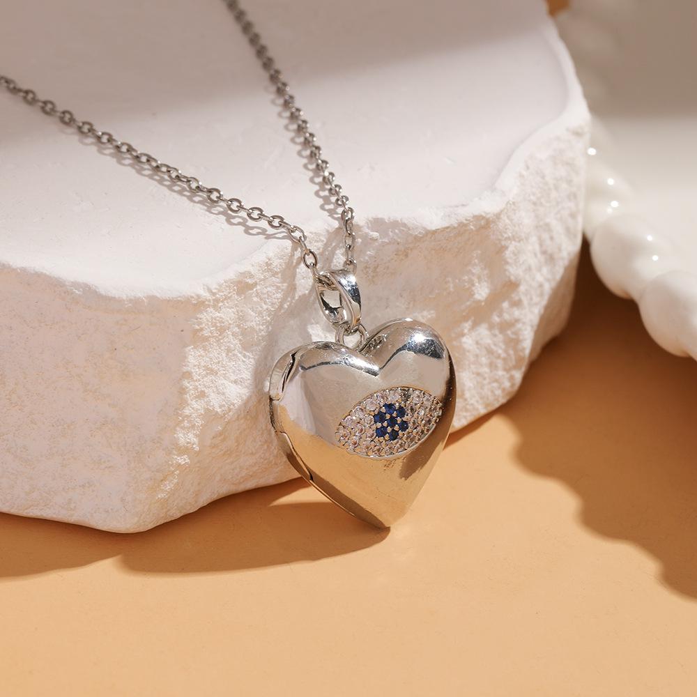 Women's Silver Titanium Steel Necklace with Micro-Inlaid Zircon - Elegant, Durable Clavicle Chain Jewelry