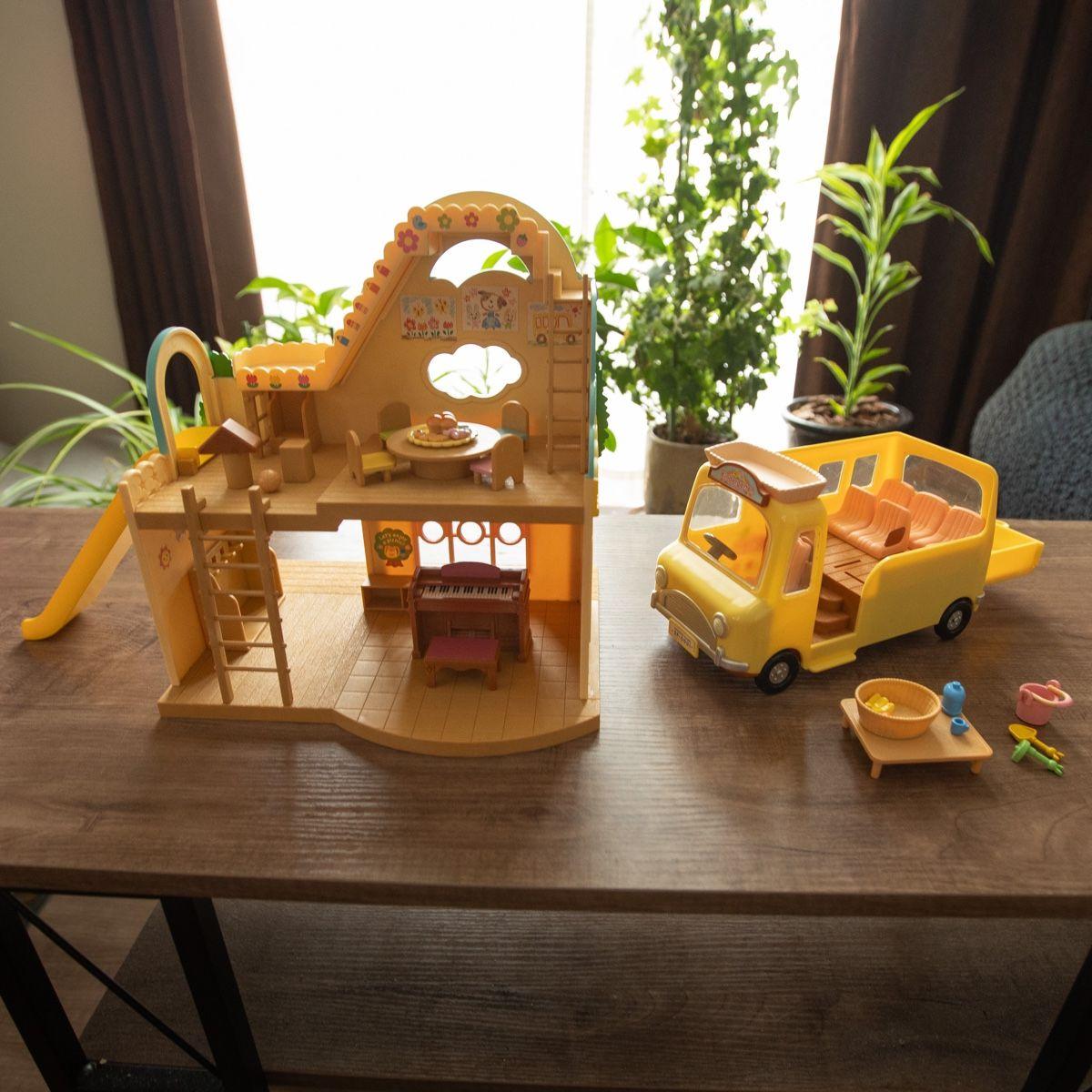Used Sylvanian Families Forest Kindergarten Kindergarten bus included