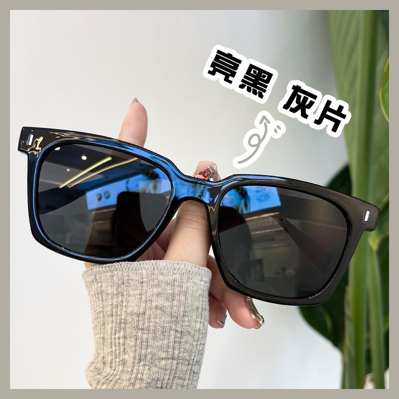 

Новые солнцезащитные очки G с большой оправой для мужчин и женщин: Стильный, Стройнящий, Красивый, Защита от УФ-лучей, Модная защита от солнца. Sunglasses