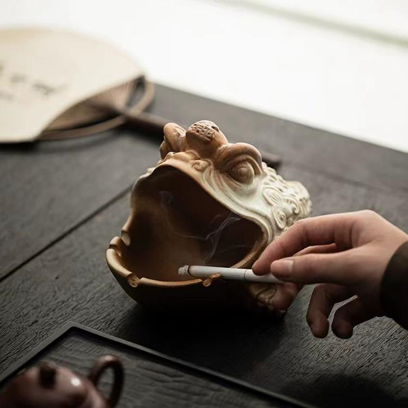 Creative Ceramic Golden Toad Ashtray Retro Abstract Animal Ash Storage Living Room Golden Toad Ashtray Large Capacity Storage