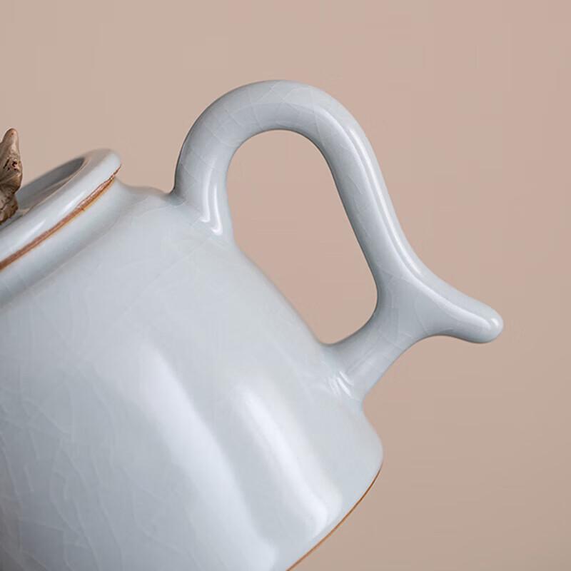 Bafang Li Koi 11-Piece Ceramic Tea Set