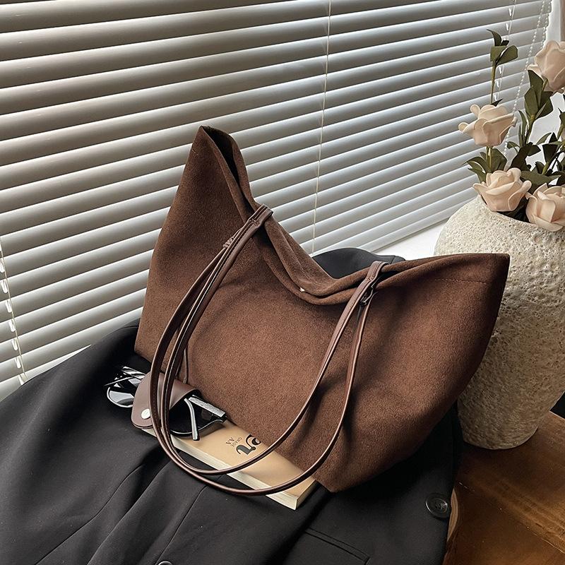 Tote Bag Winter New Suede Women's Bag Fashion Versatile Work Commuter Shoulder Bag Outdoor Leisure Armpit Bag