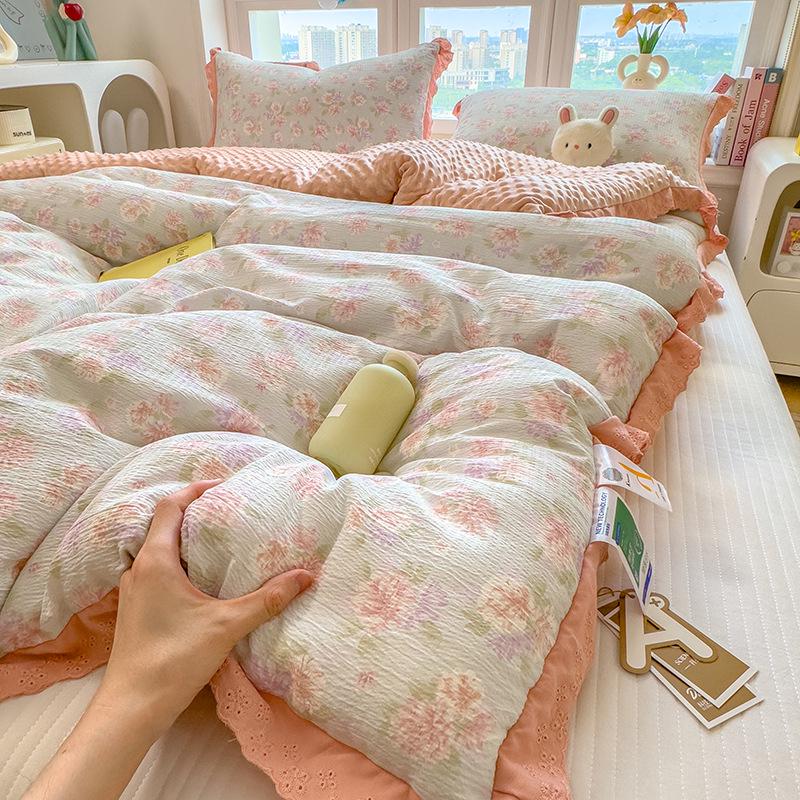 Thickened Winter Flannel Fleece Quilt - Warm Comforter for Single Dormitory, Autumn & Winter Use.