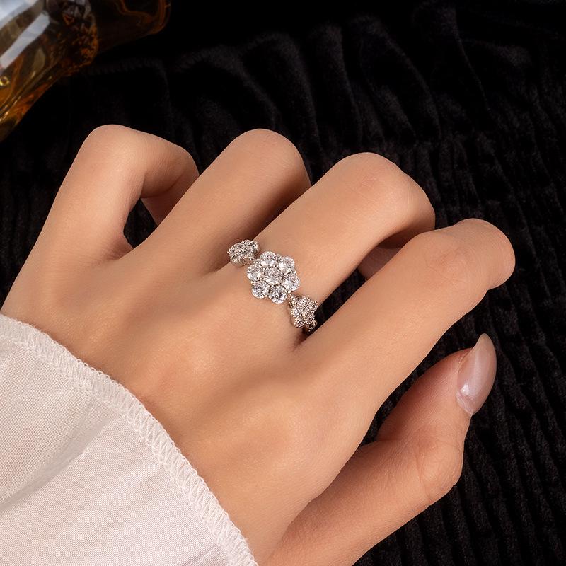 Xiaohongshu Style Exquisite Retro Diamond Flower Ring for Women’s Index Finger