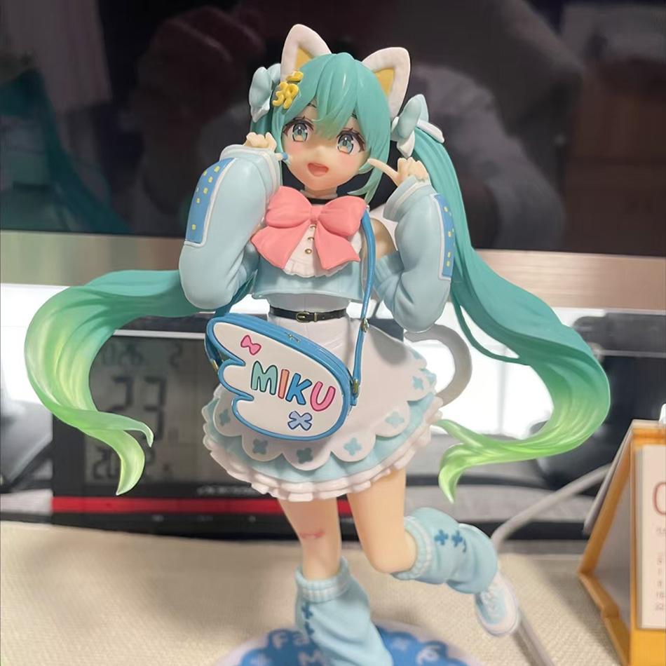 New Fantasy Girl Hatsune Miku Anime Figure Fashion Subclture Miku Action Figure Christmas Gift PVC Collection Model Doll Toys