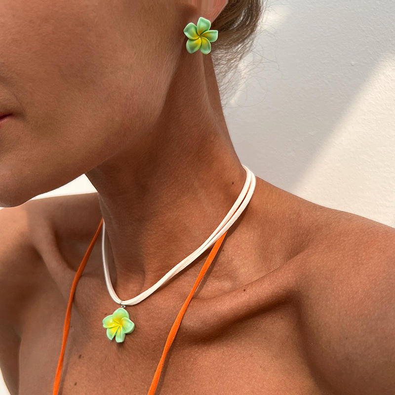 Women Hawaiian Plumeria Stud Earrings Necklace Set Delicate Summer Flower Jewelry Beach Party Accessories