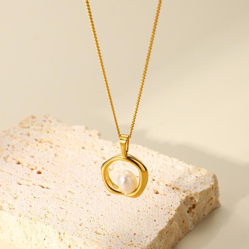 Irregular Ring Pearl Pendant, Titanium Steel Necklace Plated With 18K Real Gold, Retro Niche Design Does Not Fade.