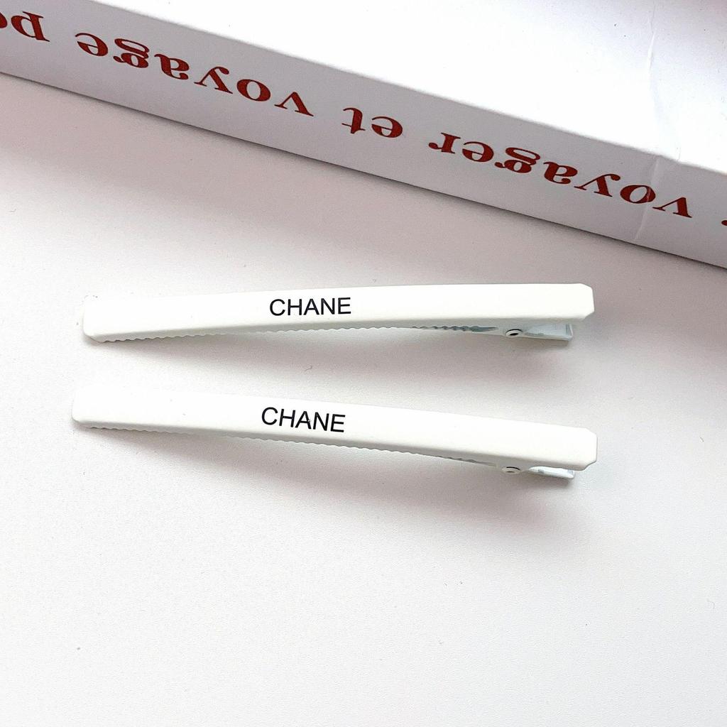 Xiaoxiang Brief Metall-Seitenclip: Hochwertiges Stirn- und Haaraccessoire